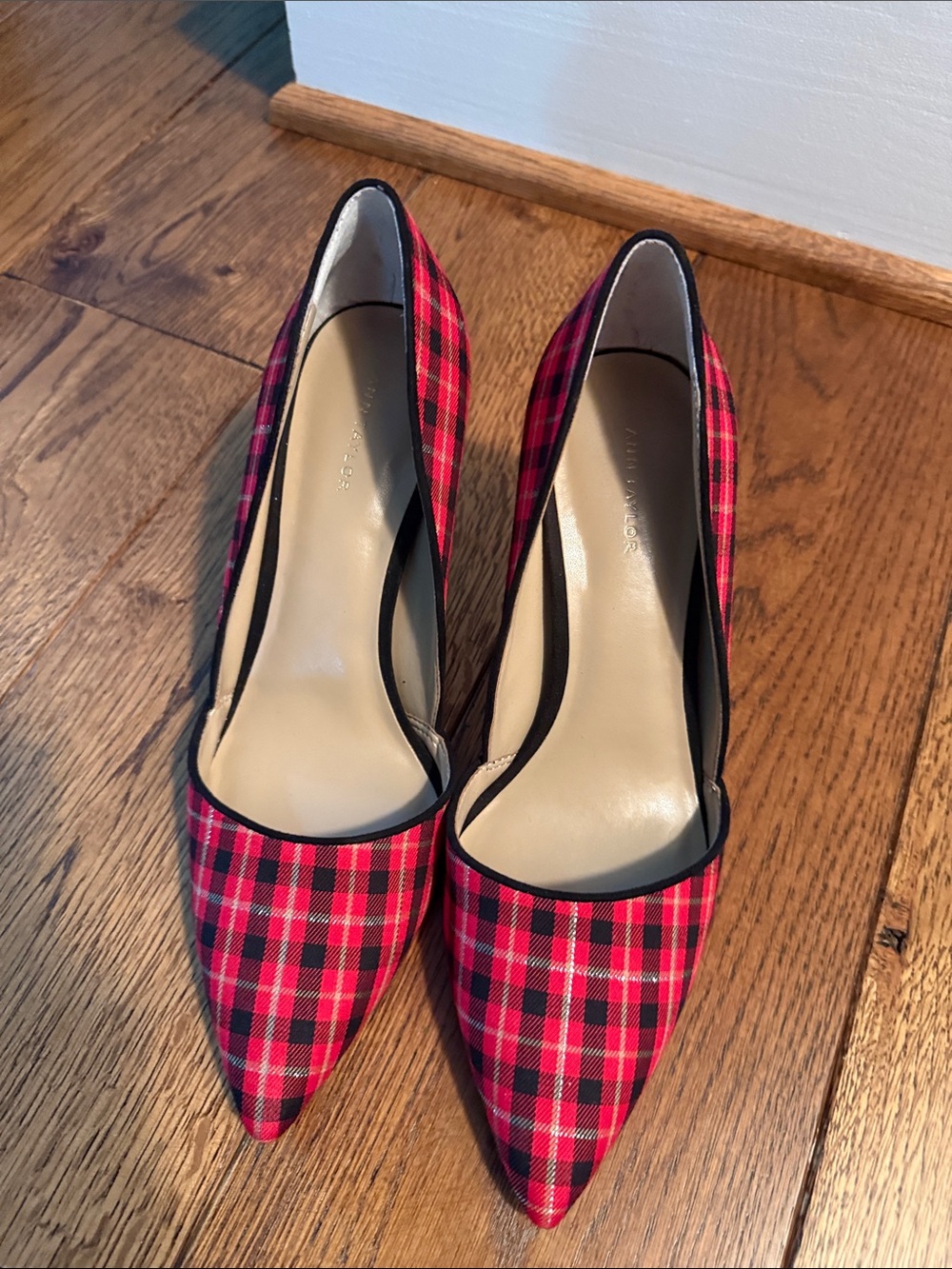 Ann Taylor Red Plaid Pointed Pumps with Black Trim